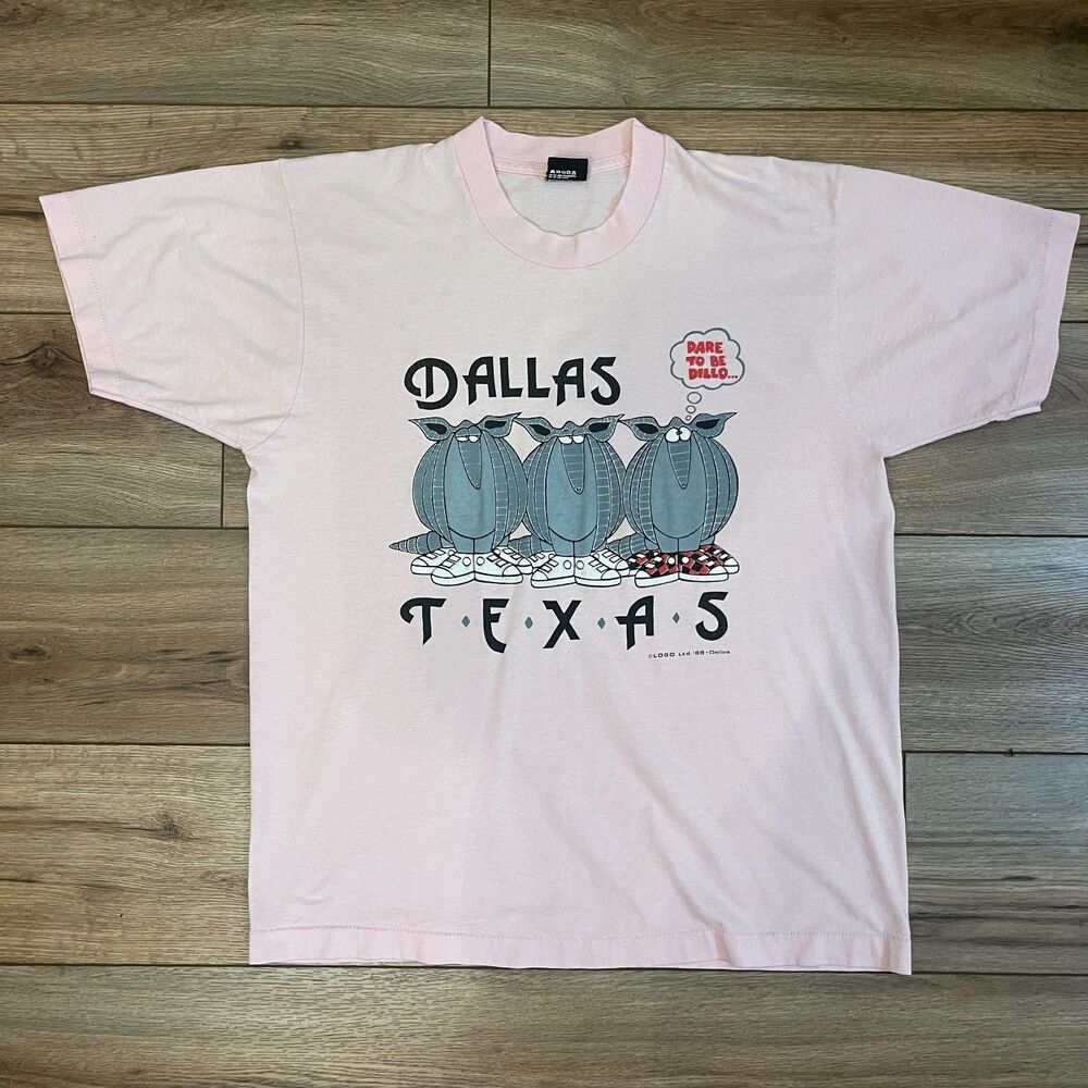VTG 1988 Armadillo Dallas Texas Dare to Be Dillo Pink Single Stitch T-Shirt XL